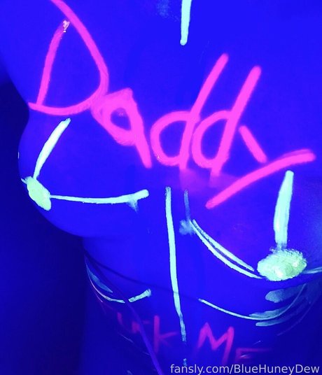 BlueHuneyDew pornstar perfect pic
