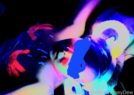 BlueHuneyDew pornstar art picture