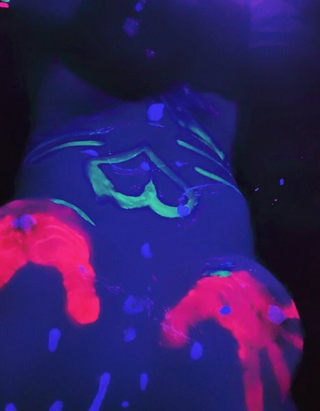 BlueHuneyDew model nudes picture