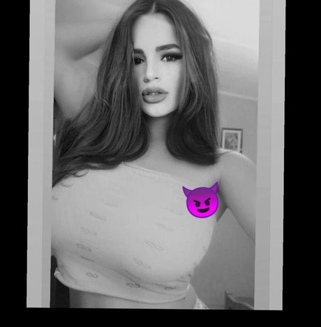 Denisa R Maria xxx actress pics