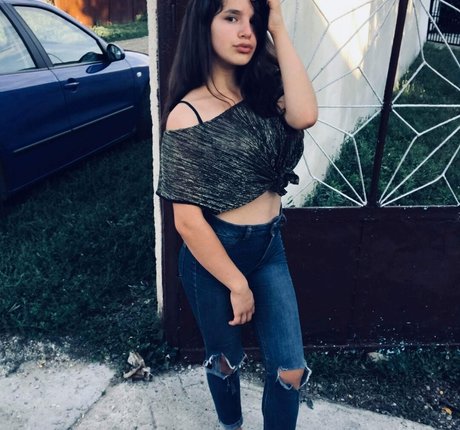 Denisa R Maria model free pic