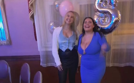 Raphaela S high quality model img