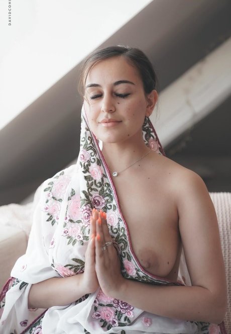 Yasmeena Ali nude model archive