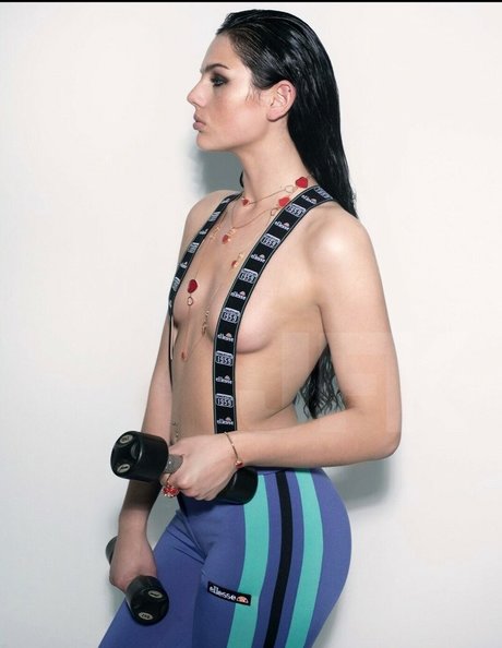 Famke Louise Profile pic