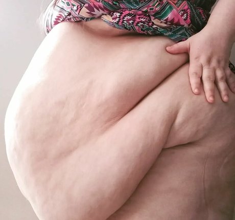 Fluffymaya98 nudes model gallery