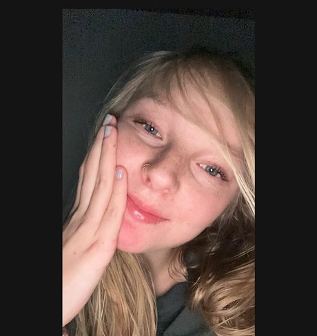 blonde vivi nice star pic