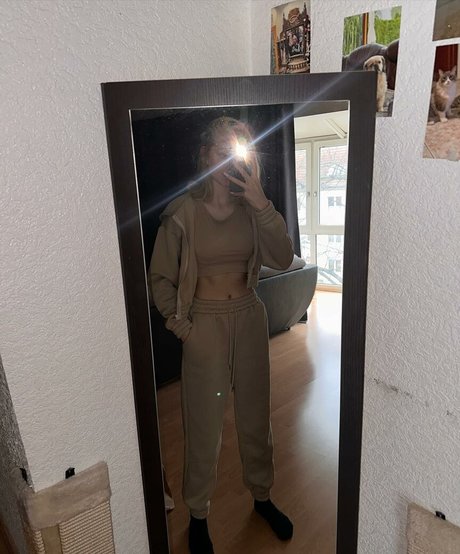 blonde vivi pretty pornstar img