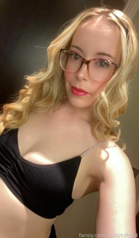 SluttyKitten4 erotic star pic