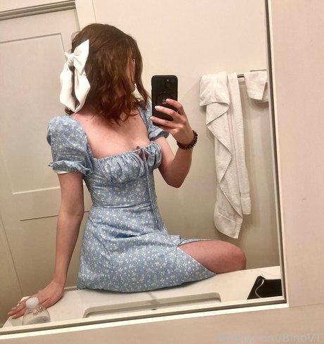 BinoVT model pornographic photos