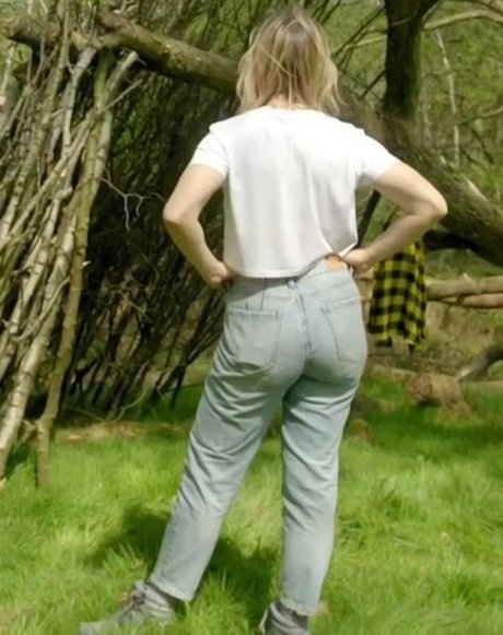 Lou Sanders pretty pornstar picture