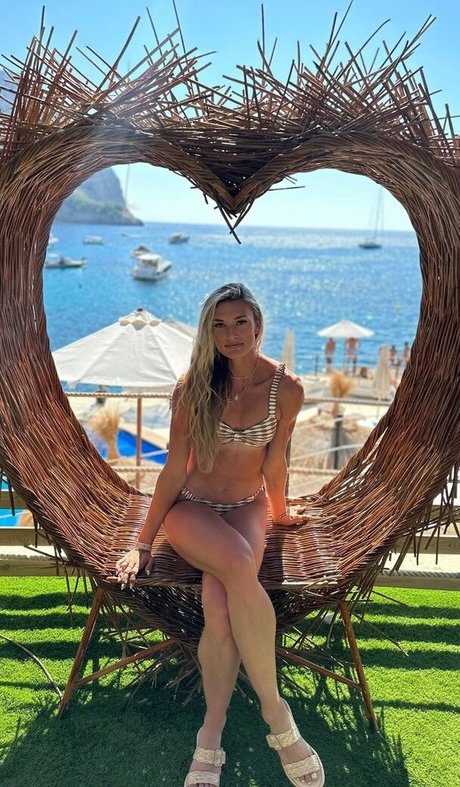 Annie Kunz model top galleries