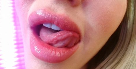 Hannah C hd model picture