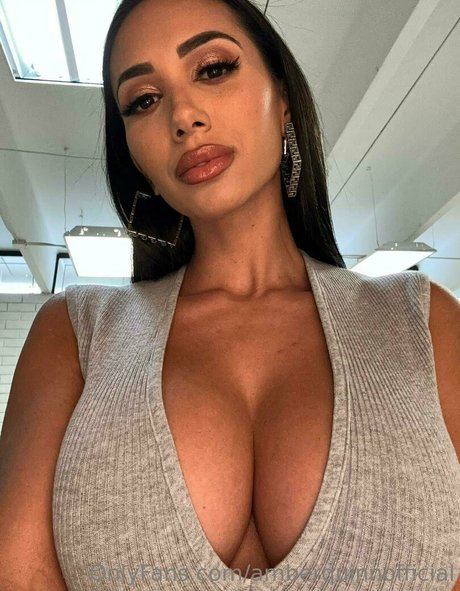 amberquinnofficial adult actress photos