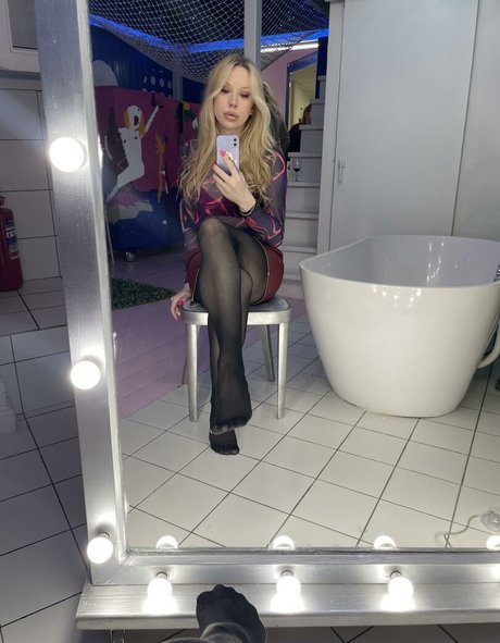 scarlettford beautiful model pic