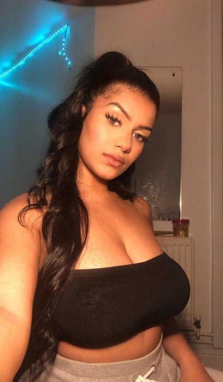 Abida nice model images