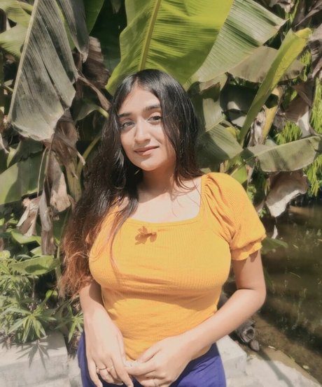 Ruchika Tandon beautiful pornstar picture