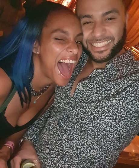 Lucy Hedges beautiful model img