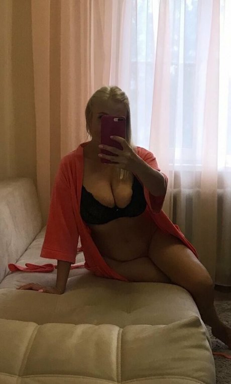 Alina Ottis naked model gallery