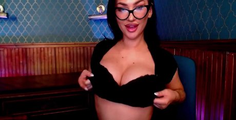 ariarose xxx model top photo