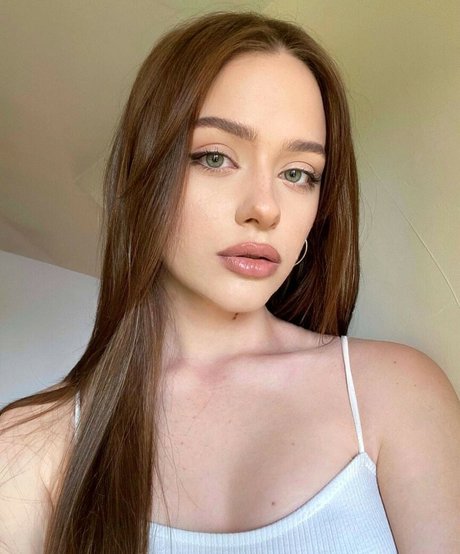 sirenalips model nude pic