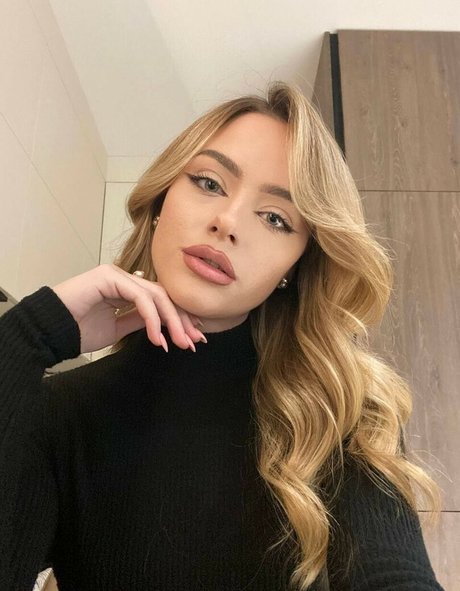 sirenalips beautiful actress image