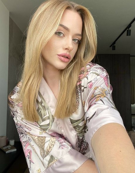 sirenalips star nude img