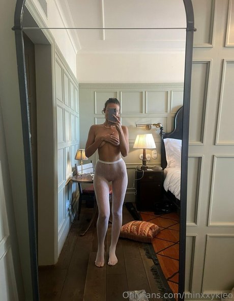 mialarelle naked pornstar photo