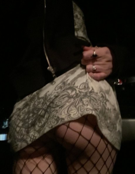 avieb4by exclusive actress pics