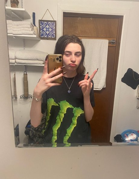 avieb4by sex model photo