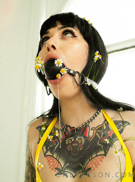 Arson Leigh hot model img