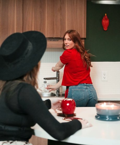 Kelsey Marillis hd model images