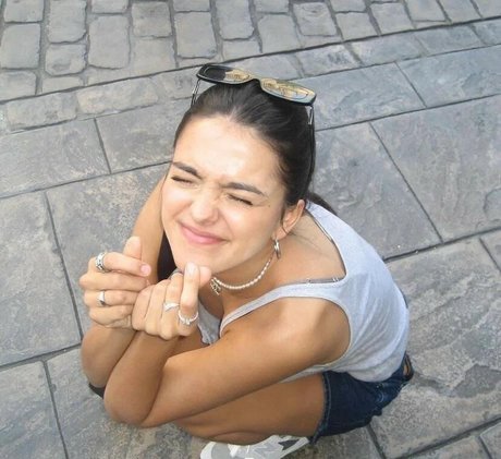 Maia Reficco art model img