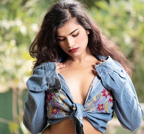 Nidhi Goel pornstar nude img