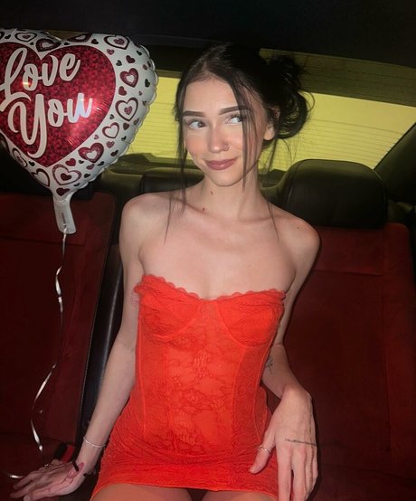 Kierraxxx naked model image