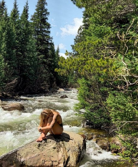 Abigail Martin naked star picture