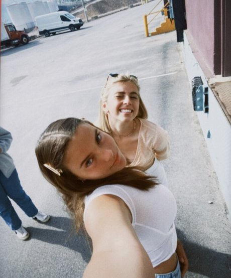 Lola Dubrul xxx star gallery