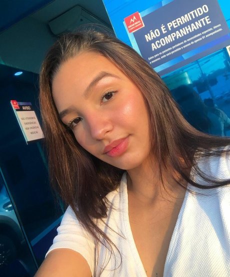 Trem Barbie model art images