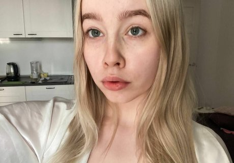 deni__dragons__ pornstar beautiful picture