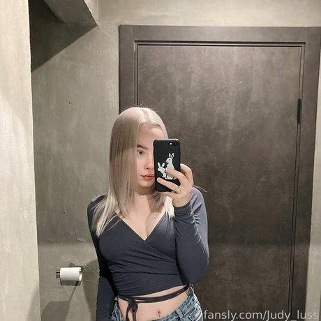 deni__dragons__ pornographic actress image