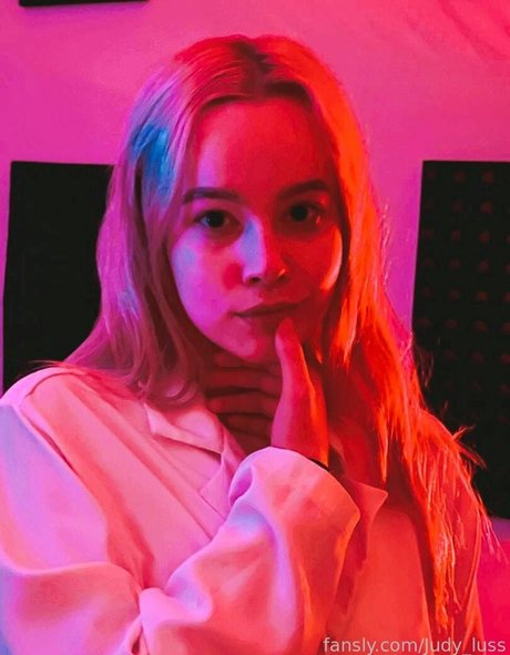 deni__dragons__ pornstar nude photos