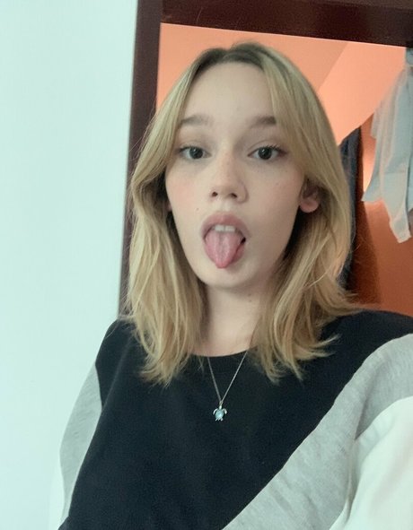 Hdceli model nudes photos