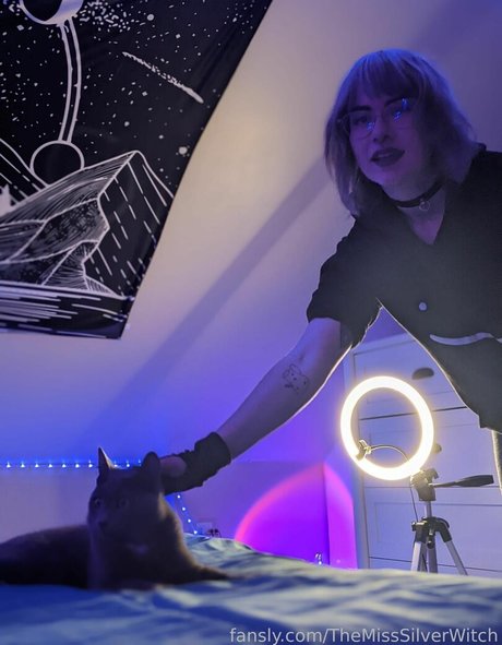 TheMissSilverWitch pornographic model images