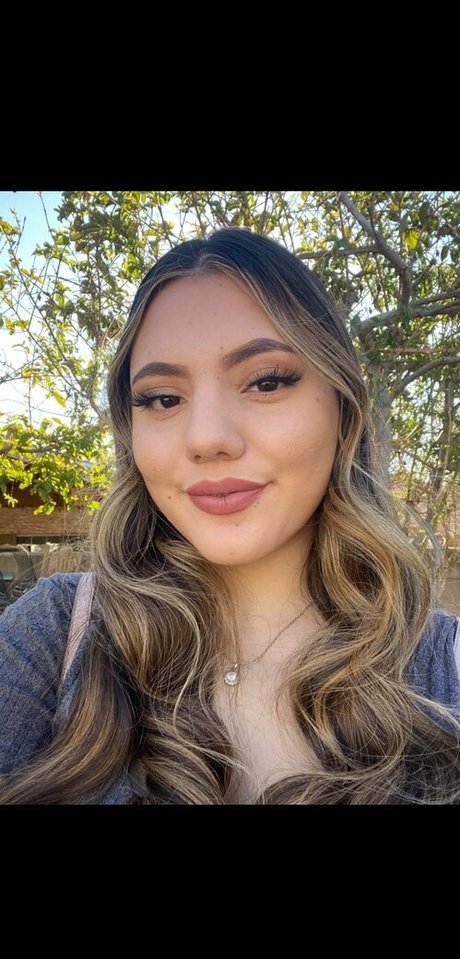 Inez Curiel beautiful model pictures