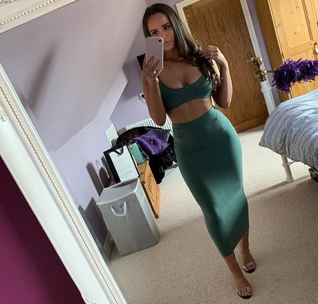 Aimee Stobbart pretty star photo