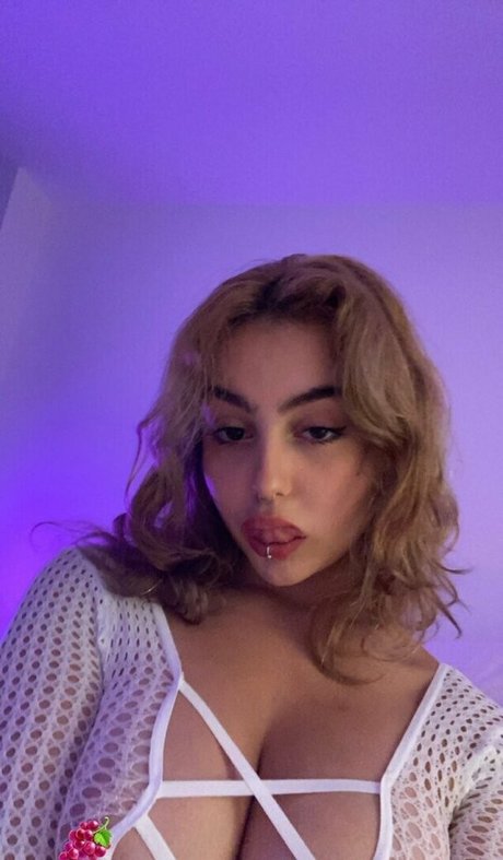 ucanthandlemia2 0 model nude pic