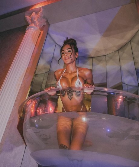 Leena Wild star photos