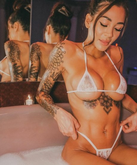 Leena Wild adult star gallery