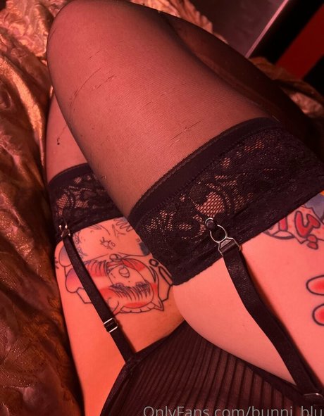 bunni blu model sexy pics