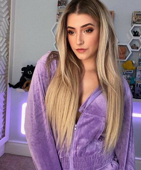 SweetTails pornstar sexy images