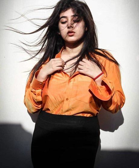 Apoorva Bhalla star nude photo